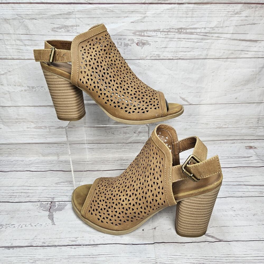 Universal Thread Boots Women’s Size 7.5 Milliana Heeled Sling Back Cut Out
